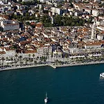 4 In Ξενοδοχείο 4*
