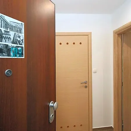 4 In Hotel 4*