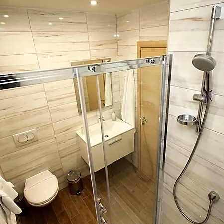Готель 4 In 4*