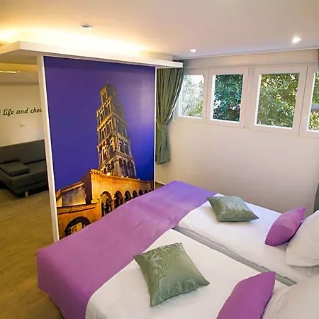 Hotel 4 In 4*