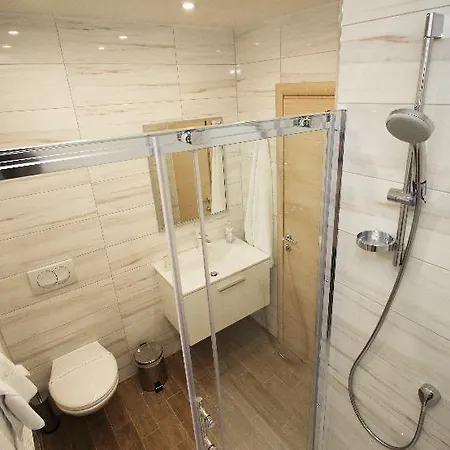 4 In Szálloda 4*