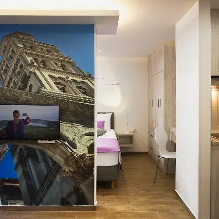 4 In 4* スプリト