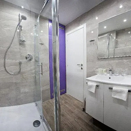 Hotell 4 In 4*
