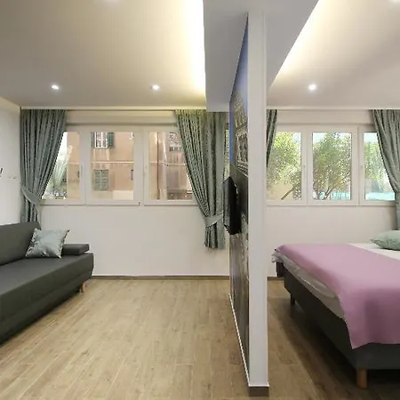 4 In Hotell 4*
